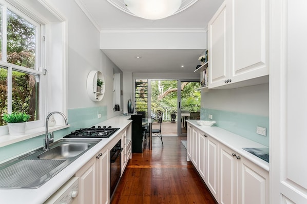 Microwave, stovetop, dishwasher