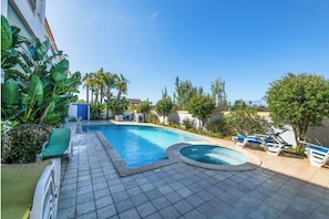 Piscine extérieure