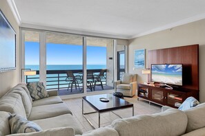 Smart TV, DVD player, books, printers - Beachplace 8-505 Gulf Front by FVC (Longboat Key)