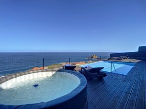 A heated pool - Villa das Escaleiras by Atlantic Holiday (Porto Moniz)