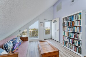 TV, video games, foosball, books - 7557-Turtle's Pace, | Canalfront | Hatteras Colony | Avon | Sleeps 6 (Avon)