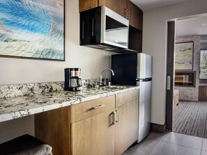 Fridge, microwave, coffee/tea maker, blender