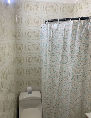 Bathroom - Ground Floor 3 Bedrm/ Getsemani_102 (Cartagena de Indias)