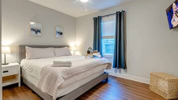 2 bedrooms, iron/ironing board, travel cot, free WiFi