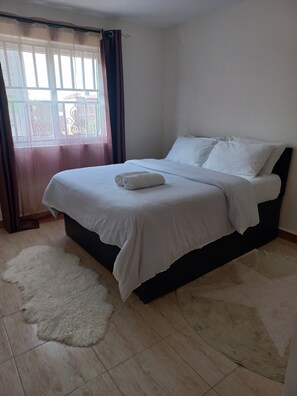 1 bedroom, iron/ironing board, WiFi, bed sheets - The lavish one bedroom apartment  is perfect for single or couple guests. (Ongata rongai)