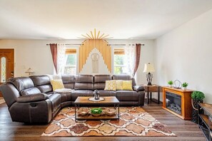 Smart TV y chimenea 