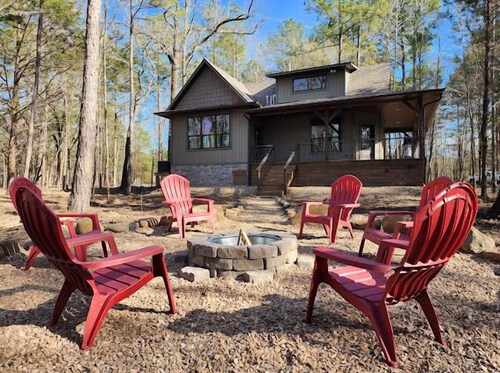 The Rideout-5 min from the trails