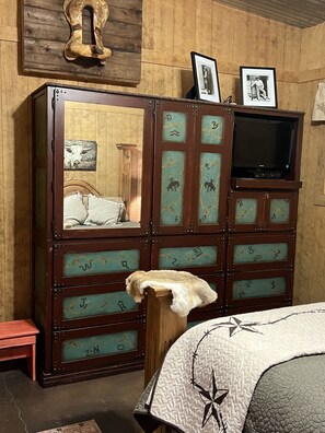 2 soverom, strykejern/-brett, wi-fi (inkludert) og sengetøy