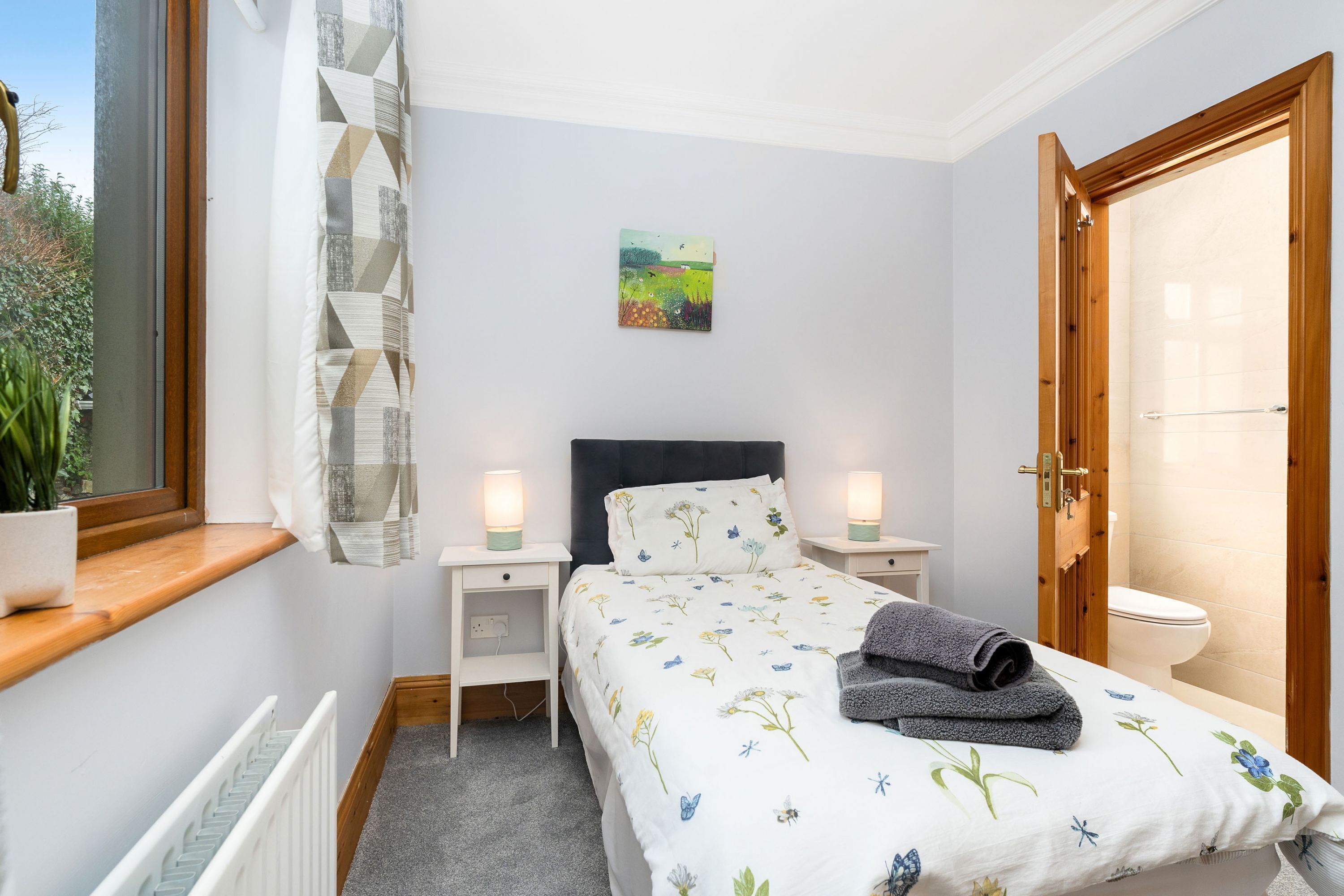 5 多间卧室、熨斗/熨衣板、WiFi、床单