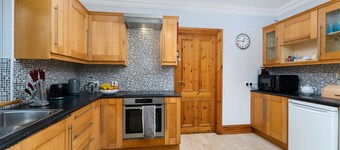 Cottage 425 - Clifden - sleeps 9 guests  in 5 bedrooms