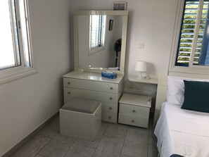2 bedrooms, iron/ironing board, WiFi, bed sheets