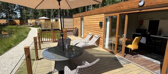 Oak Boutique Lodge includes hot tub, air con & dog