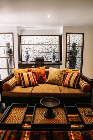 Interior - Absolute luxury in the hills above Lovina, north Bali (Kayuputih)