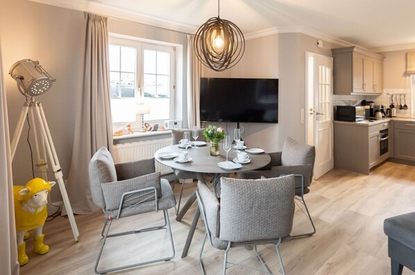 Dining - Achter Dünem, Whg. 4 - Strandnahe 3-zimmer Ferienwohnung auf 70 m² Wohnfläche, für bis zu 4 Personen (Wenningstedt-Braderup (Sylt))
