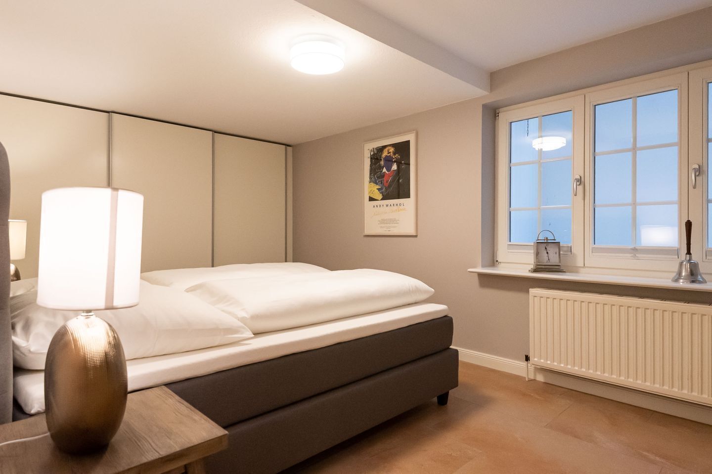 2 bedrooms, iron/ironing board, WiFi