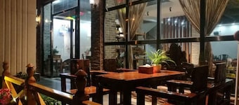 Dongxing Jinghui Hotel