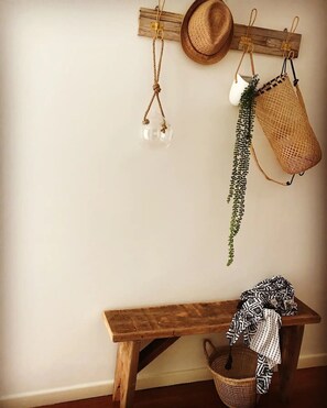 Interior - Great spot for family and friends to come together (Byron Bay)