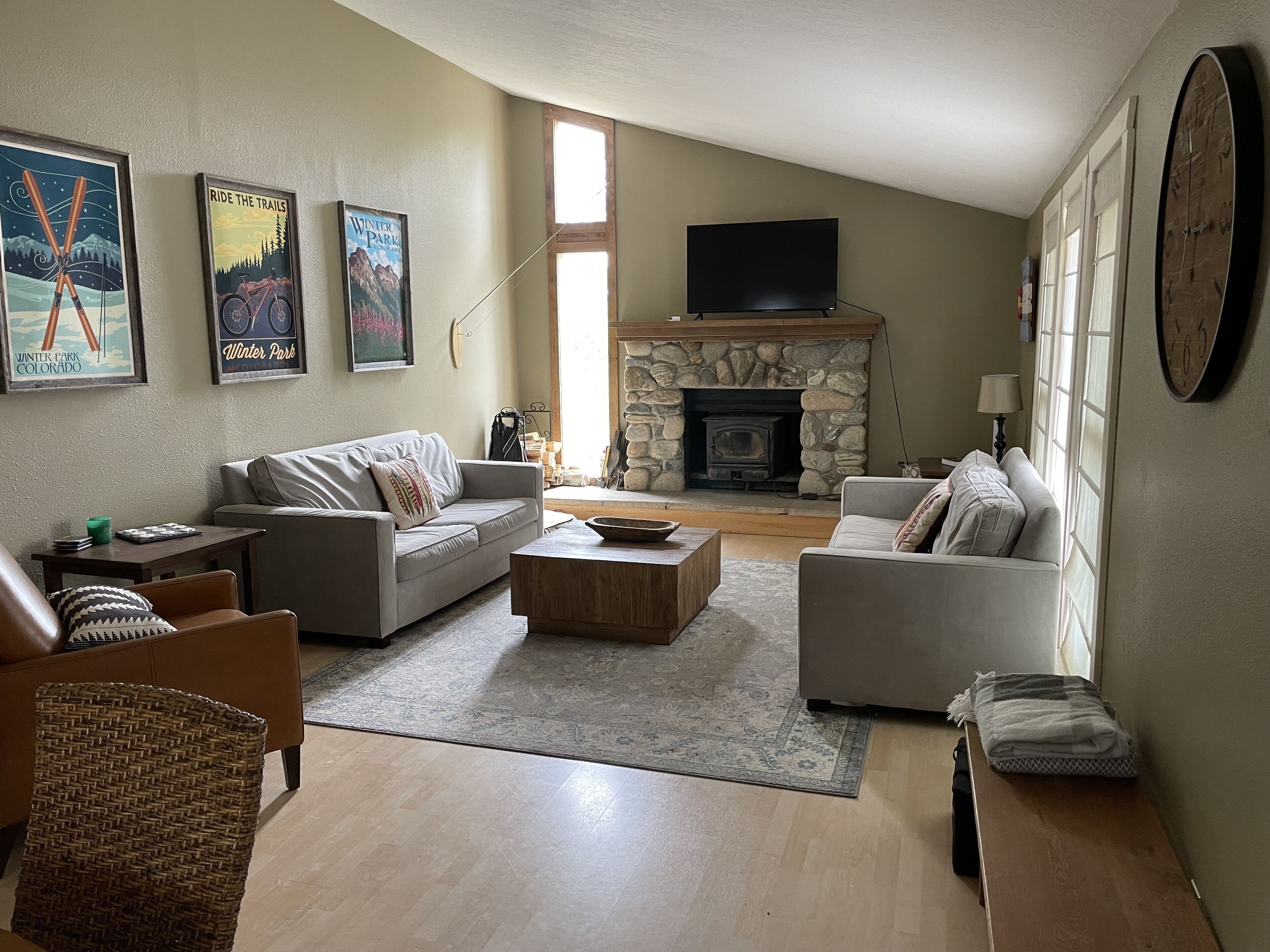 Cozy cabin on 2 acres in Tabernash, CO.  Pet friendly! Excellent Wi-Fi!