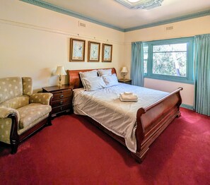 3 bedrooms, free WiFi, bed sheets - Beach meets Bush (Melborune)