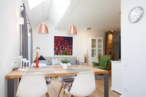 Luokittelematon kuva, 5 kautta 49, painike