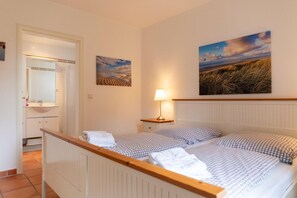 2 bedrooms, iron/ironing board, WiFi, bed sheets - Ferienhaus "canvas", Carolinensiel - Komfortables Wohnen in Bester Lage! - Ferienhaus Canvas (Wittmund)