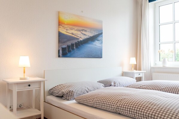 2 bedrooms, WiFi, bed sheets