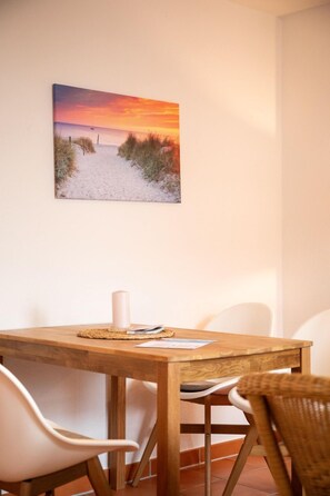 Dining - Ferienhaus "canvas", Carolinensiel - Komfortables Wohnen in Bester Lage! - Ferienhaus Canvas (Wittmund)