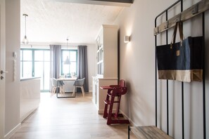 Imagen sin descripción, 3 de 83, botón