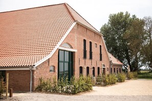 Imagen sin descripción, 3 de 77, botón