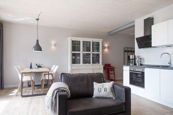 Imagen sin descripción, 1 de 77, botón