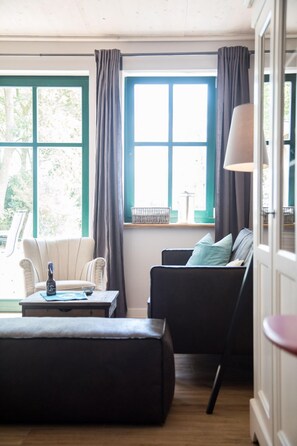 صورة غير مصنفة، 4 من 86، زرّ