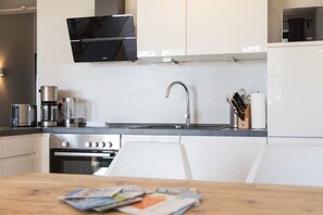 صورة غير مصنفة، 5 من 86، زرّ