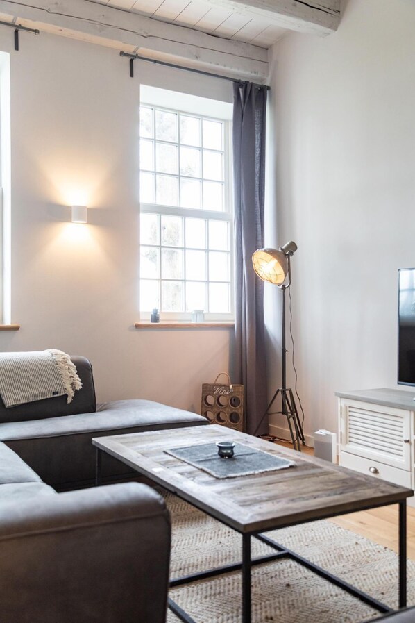 Unclassified image, 1 of 78, button