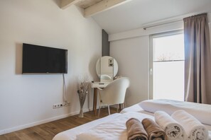 2 quartos, escrivaninha, ferros/tábuas de passar roupa, Wi-Fi