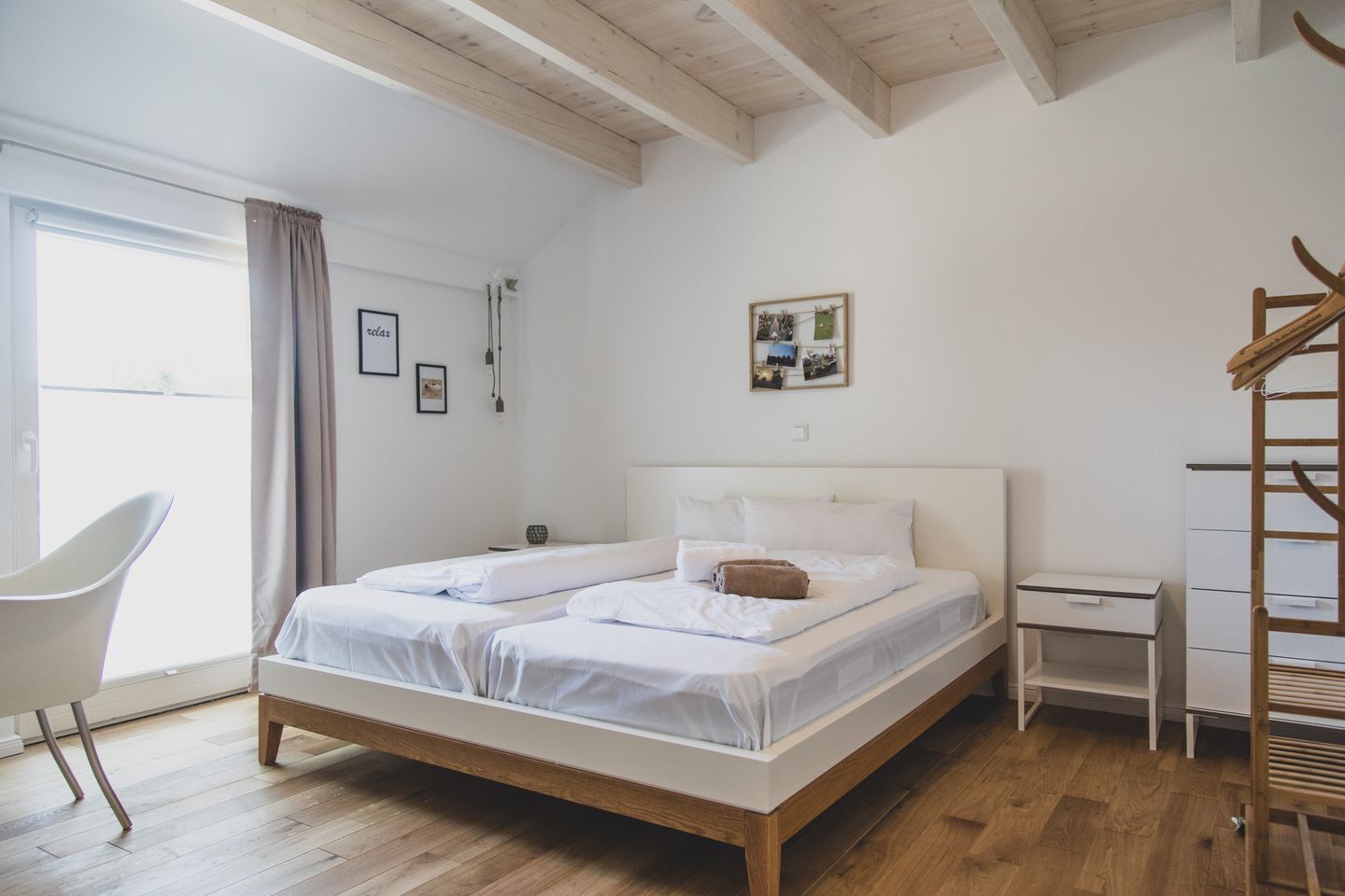 2 habitaciones, escritorio, tabla de planchar con plancha y wifi 