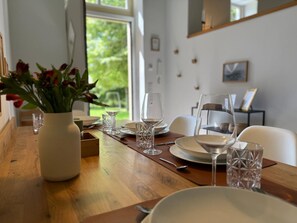 Unclassified image, 5 of 50, button