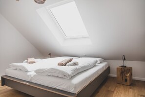 2 chambres, fer et planche à repasser, Wi-Fi, draps fournis