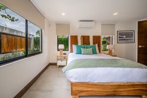 4 slaapkamers, reisbedje, wifi, beddengoed