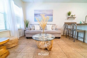 Smart TV - Pet friendly, Pools, Sauna & Spa at Island Retreat (Lago Vista)