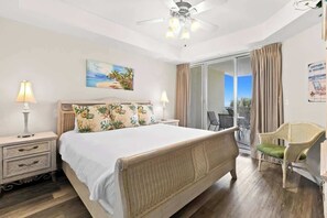 2 bedrooms, desk, iron/ironing board, free WiFi - The Crescent 207 (Destin)