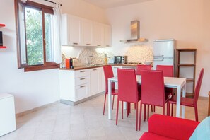 Standard House, Multiple Bedrooms, 2 Bathrooms (Villa Victoria 1.5 Km From The Beach) | Dining