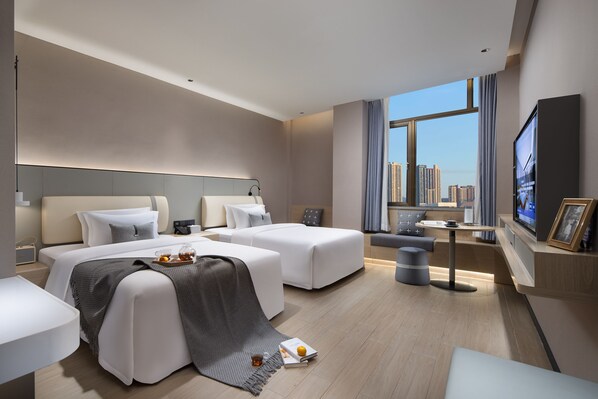 In-room safe, blackout drapes, soundproofing, iron/ironing board - SPEY HOTEL (Guangzhou)