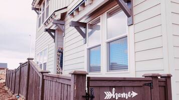 المنشأة من الخارج