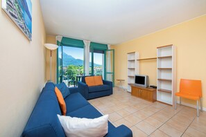 TV - Porto Letizia T16, Porlezza, Italy (Porlezza)