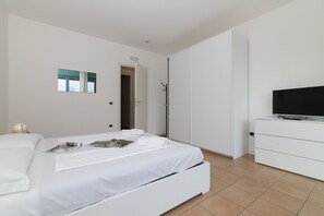 2 chambres, fer et planche Ă repasser, Wi-Fi gratuit, draps fournis