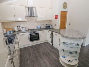 Dishwasher, cookware/dishes/utensils