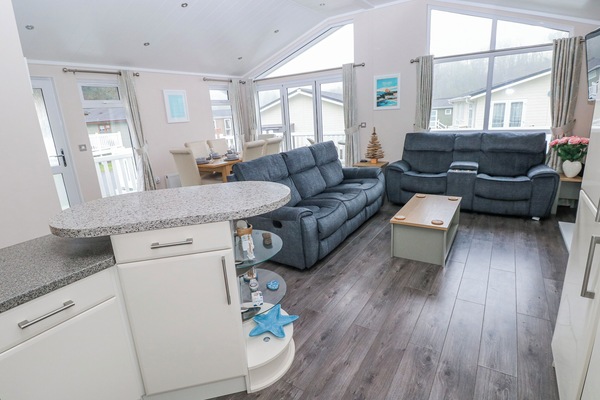 Cottage | Living area | Fireplace