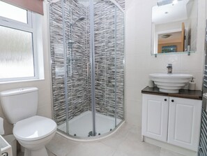 Cottage | Bathroom | Shower