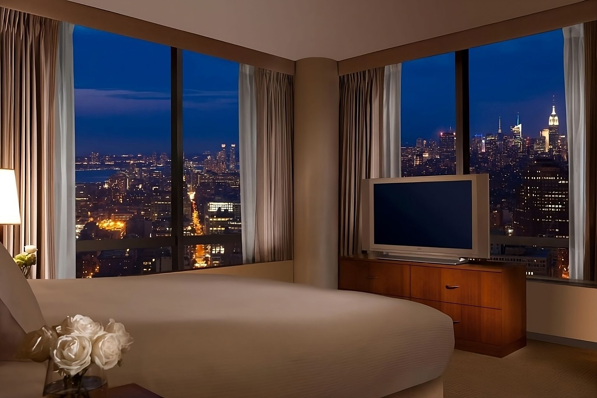An Undeniable Jewel in Downtown NYC! 2 Luxurious Units Near to Wall Street, SoHo
