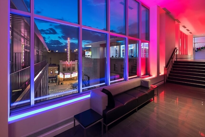 Conveniently To Excellent Transportation! 3 Modern Units, Pet-friendly Property! - Minneapolis